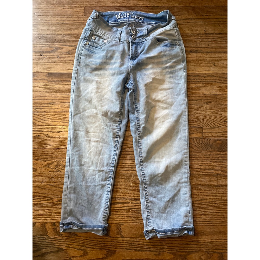 WallFlower Womens Size 0 Light Wash‎ Embellished Capri Jeans Rhinestone Cropped